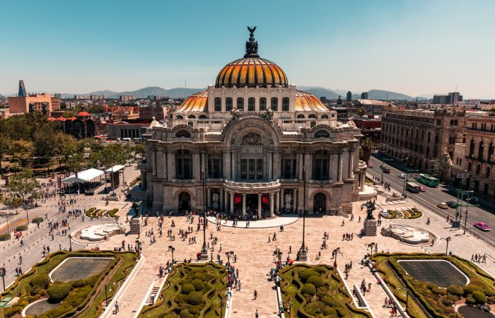 a photo of the Palacio de Bella Artes in Mexico City