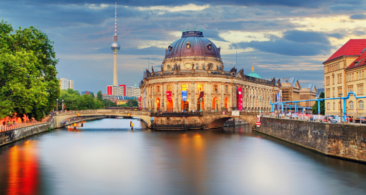 Top 50 Countries for First-time Travelers | Lyfepyle